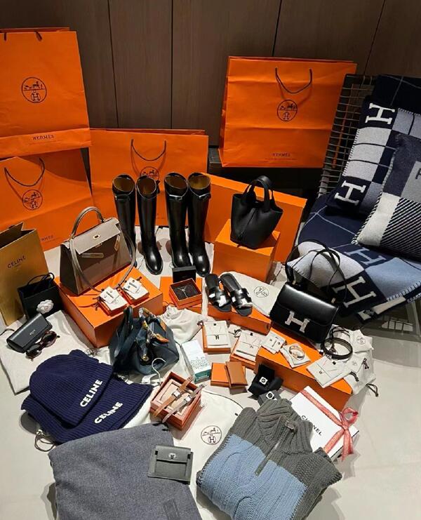 甘南州合作市回收奢侈品鞋服.jpg